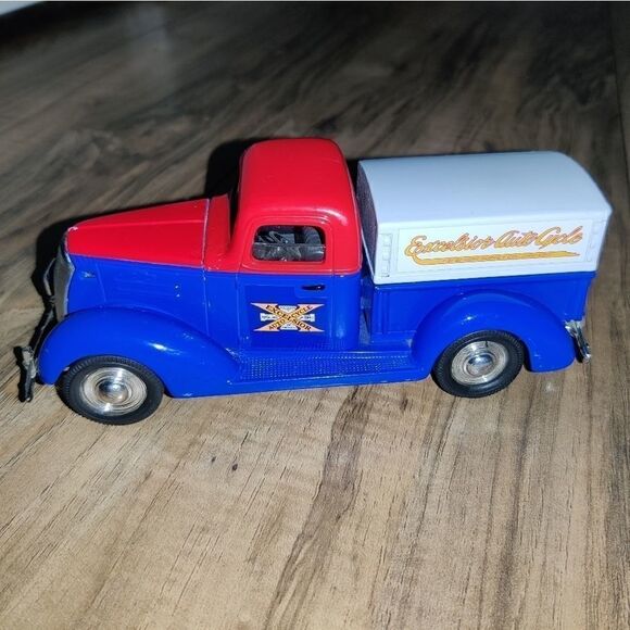 Liberty Classics Excelsior Auto Cycle 1937 Chevrol - Picture 1 of 10